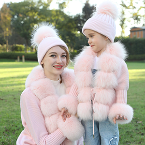 엄마{0}}딸 핑크색 털 옷이 야외 활동에 적합할까요?
